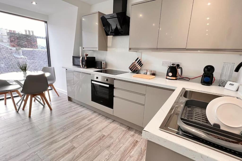Top Floor Gem In Liverpool City Centre Appartement Buitenkant foto